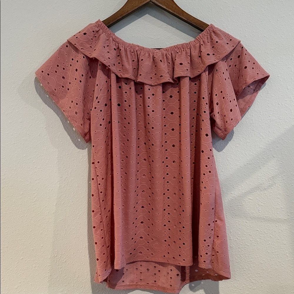 Elegant Off-Shoulder Eyelet Blouse - Dusty Pink - Picture 4 of 4